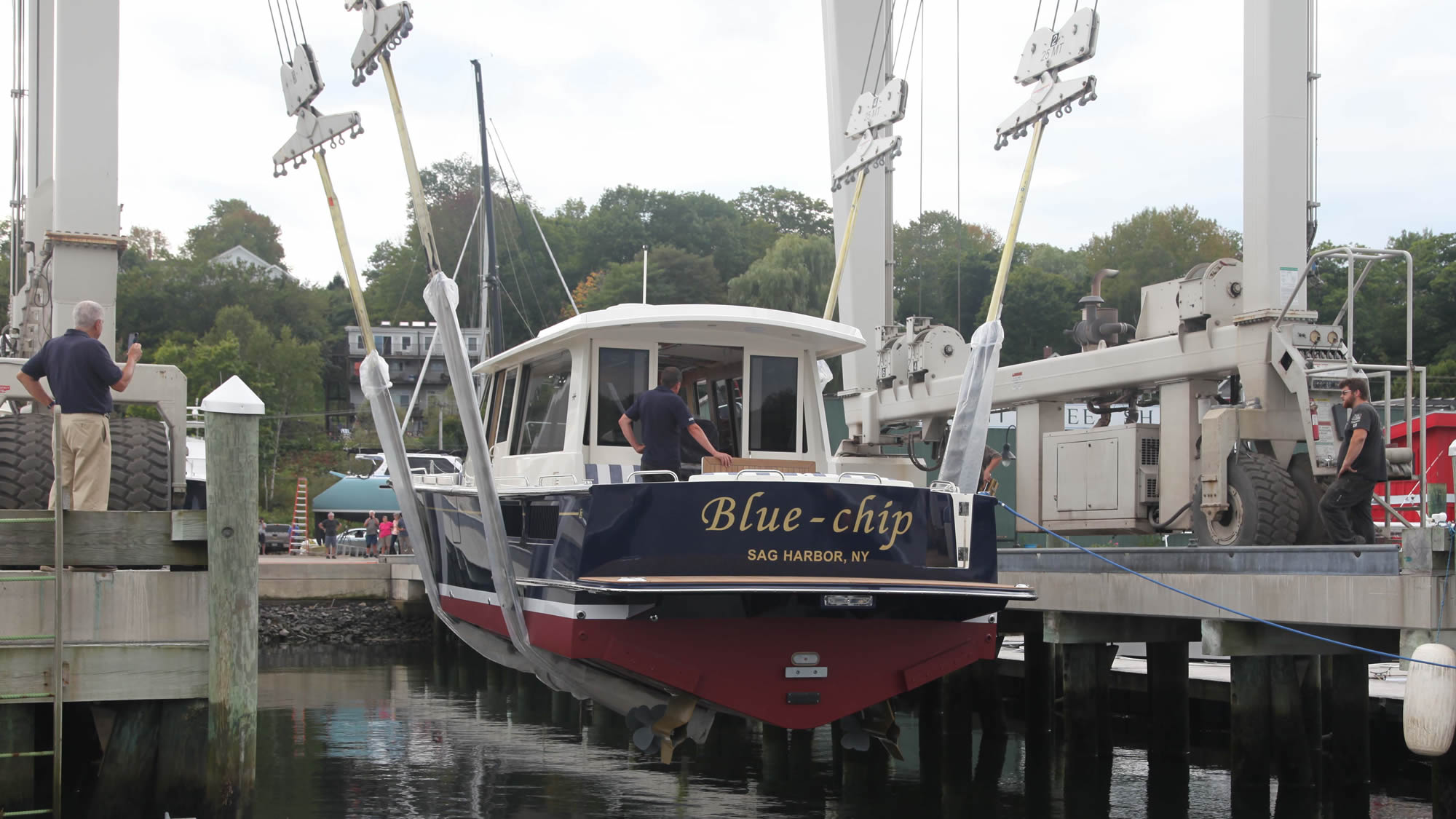 Ray Hunt Design 41' Custom Dayboat launch