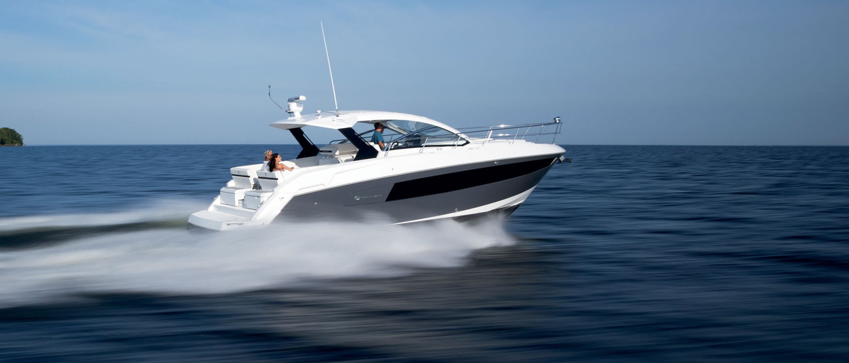 Cruisers Yachts 39 Express Coupe